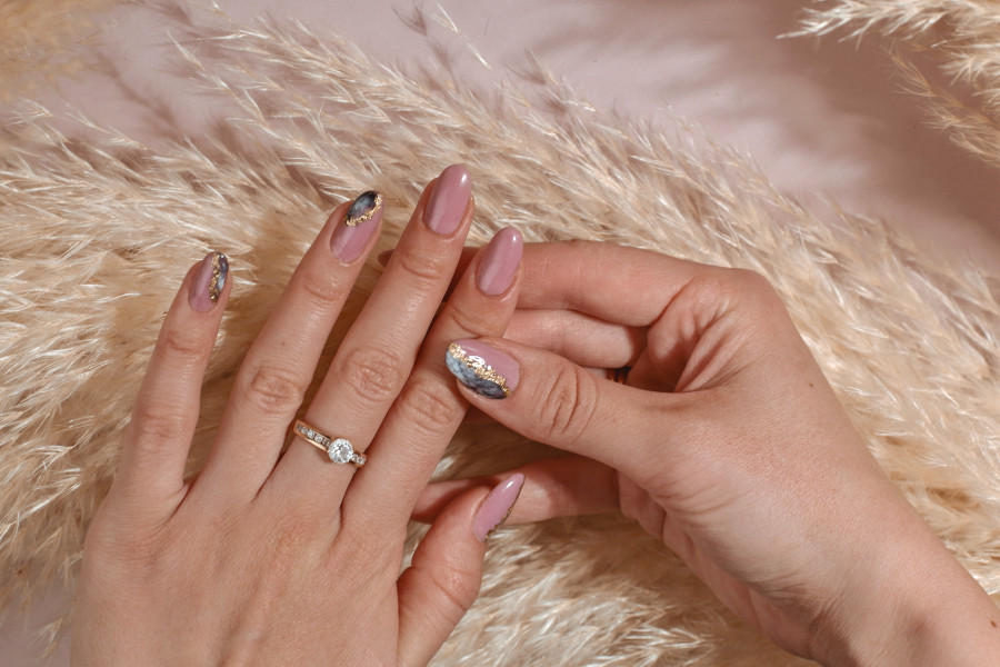 Наращивание ногтей